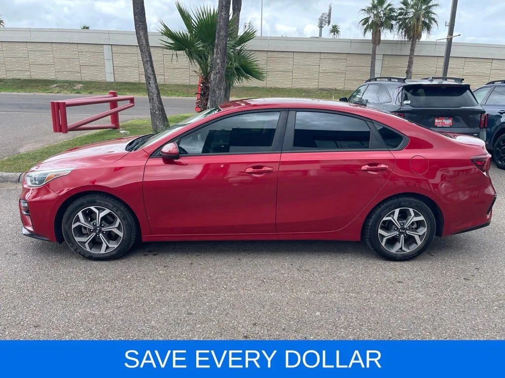Used 2020 Red Kia LXS image 3