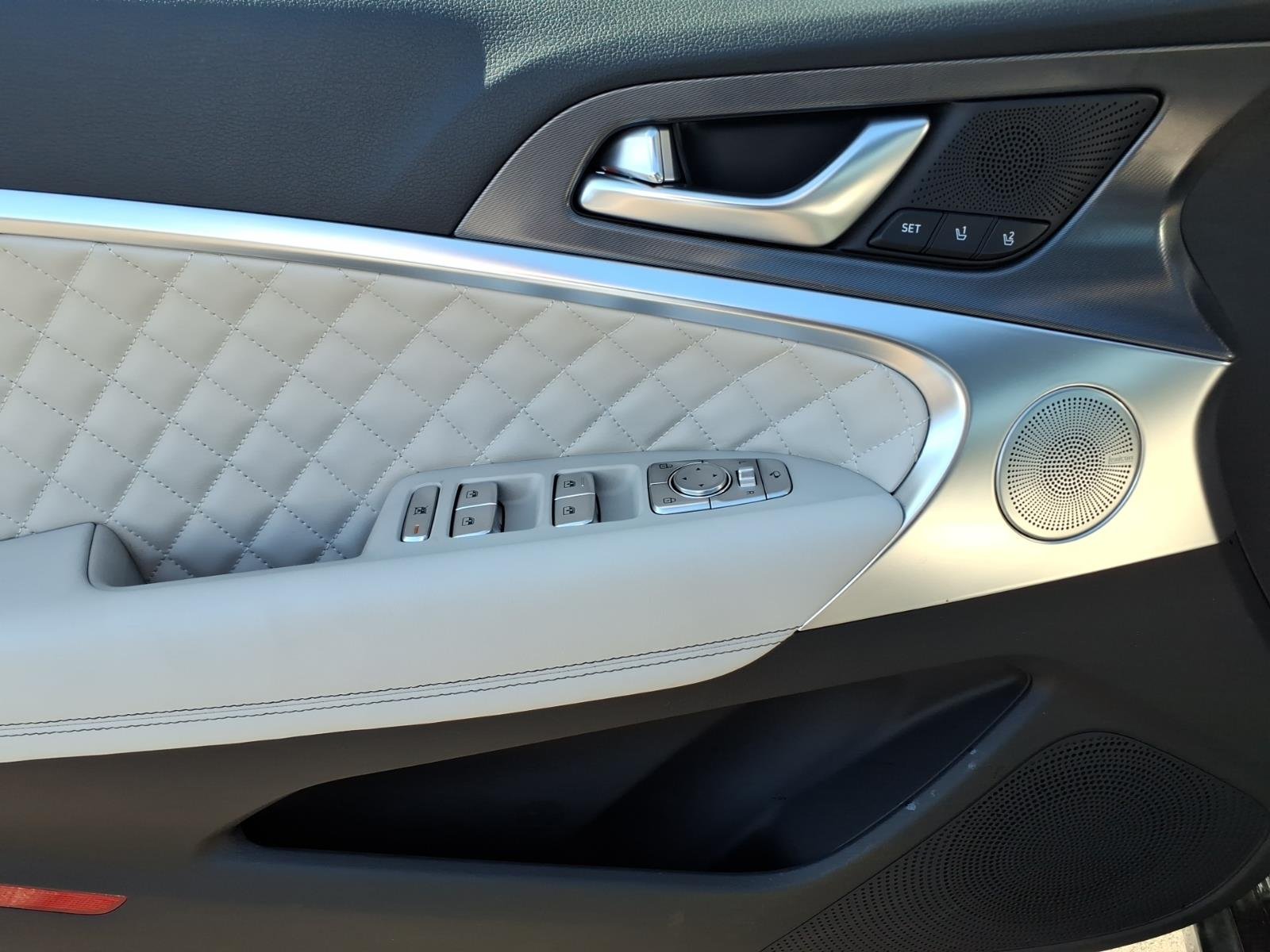 2025 GENESIS G70 Sport Advanced - Photo 14