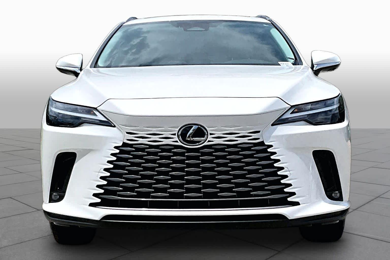Used 2023 Eminent White Pearl Lexus Premium Plus image 4