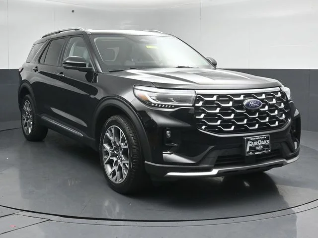 Used 2025 Black Metallic Ford Platinum image 1