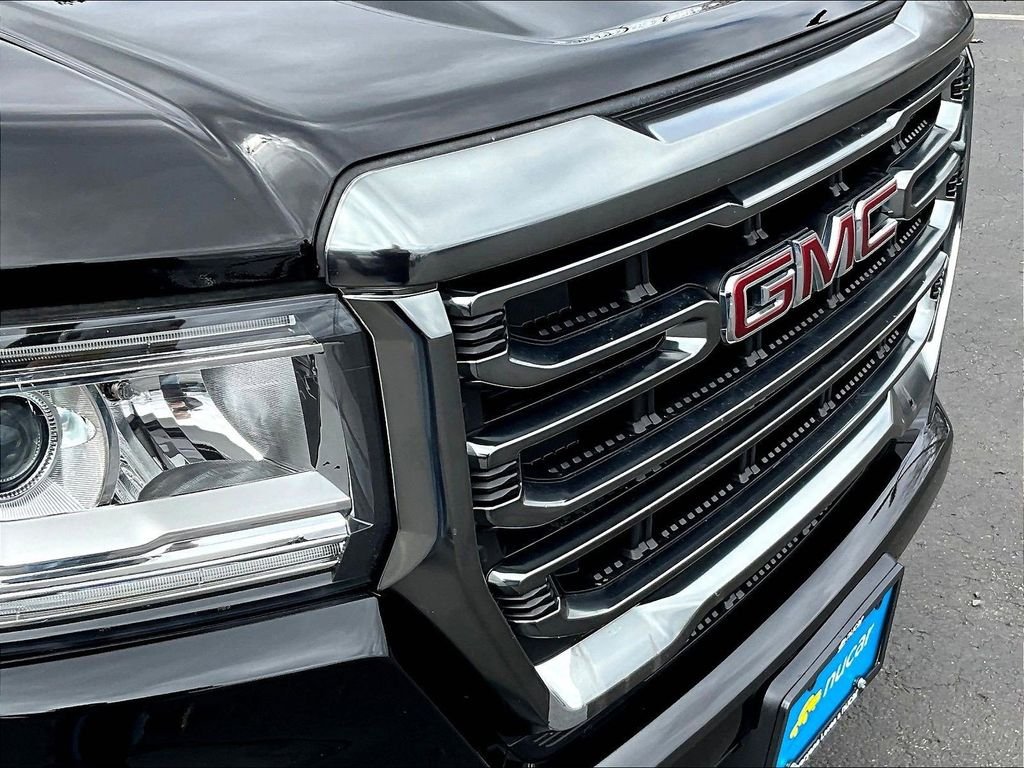 Used 2022 Black GMC AT4 w/Cloth image 31