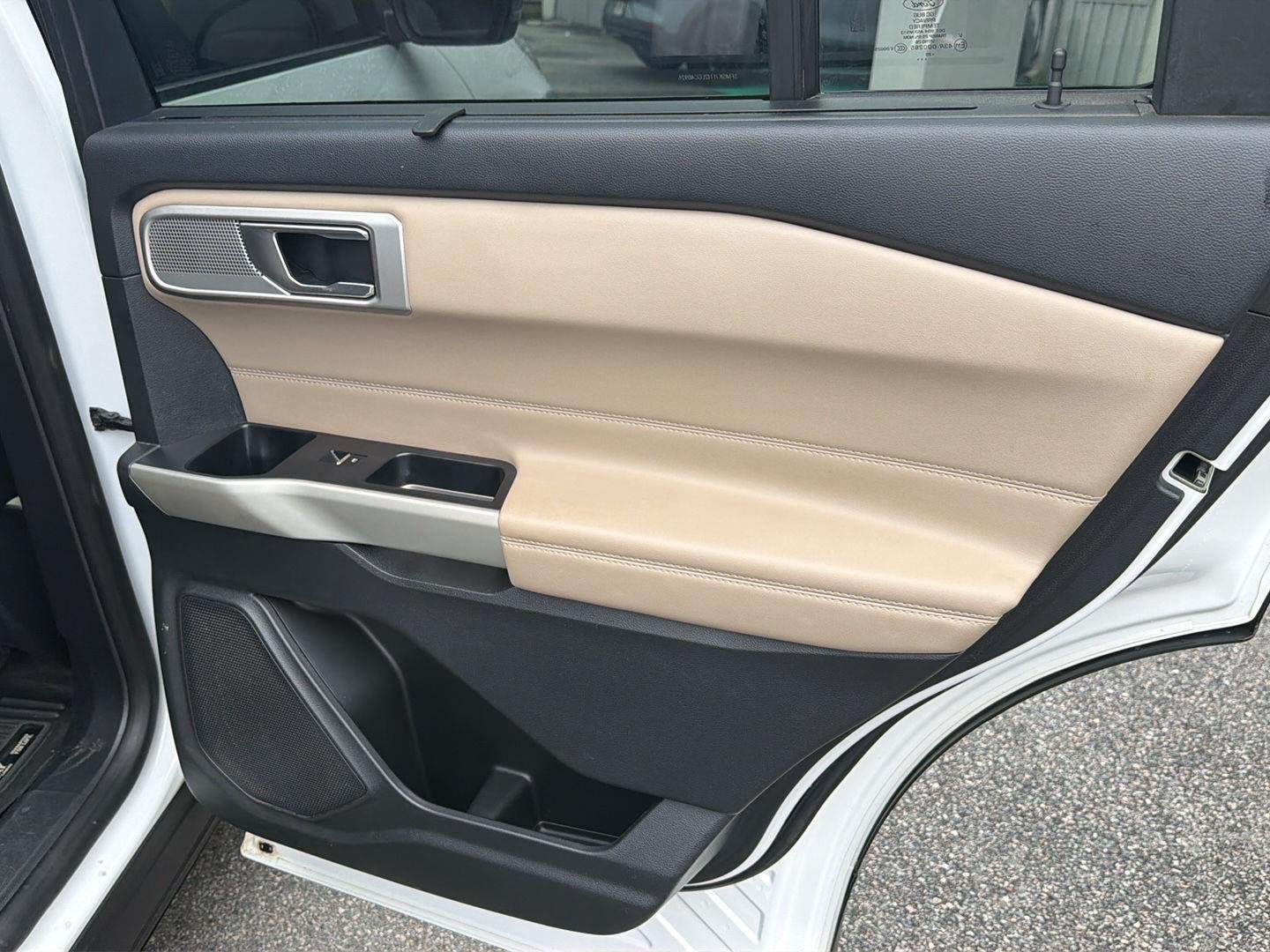 Used 2020 Oxford White Ford Limited image 17
