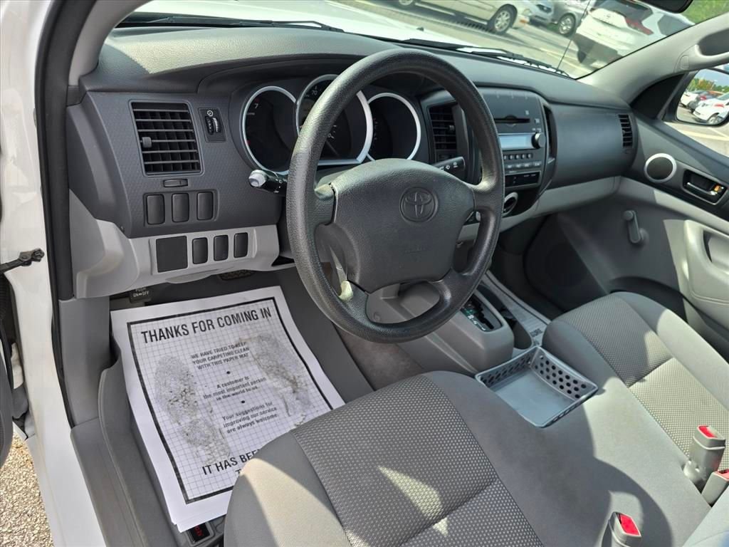 Used 2007 White Toyota  image 9
