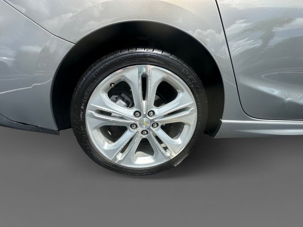 Used 2017 Gray Chevrolet Premier image 9