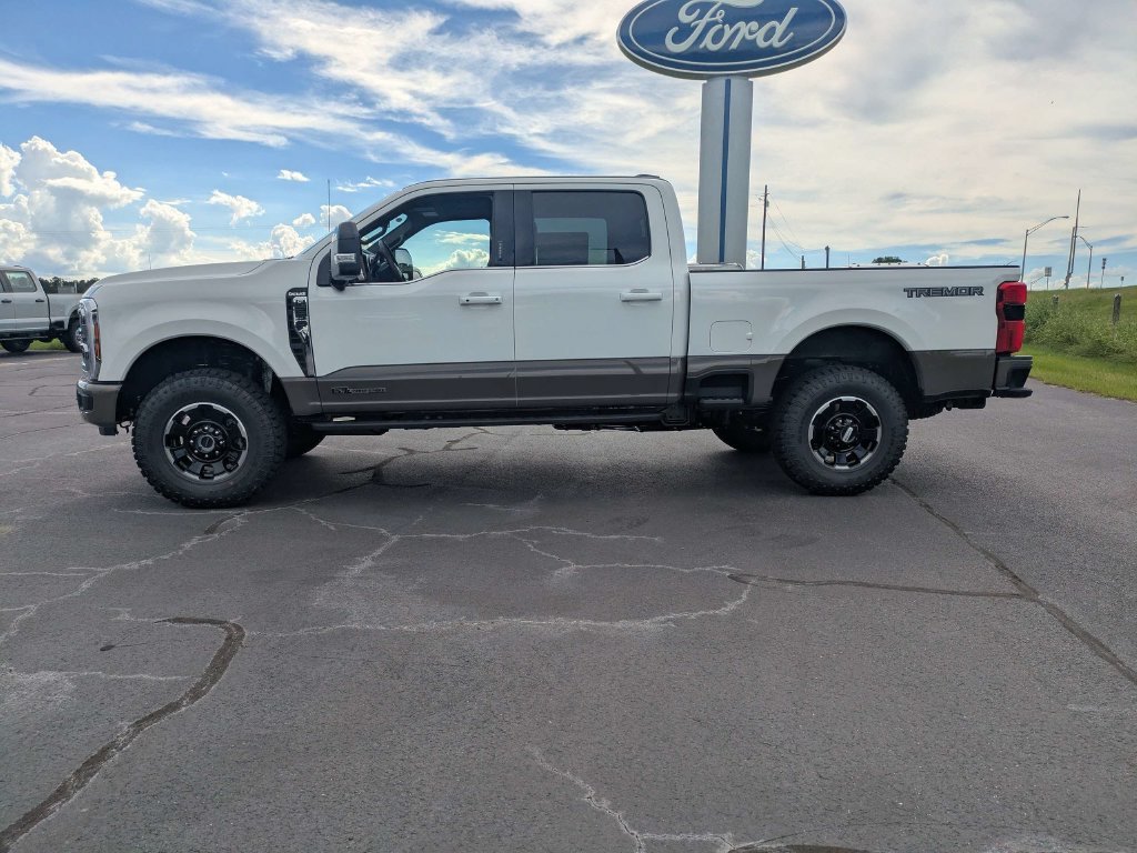 New 2026 Star White Metallic Tri-Coat Ford F-250® King Ranch® image 29