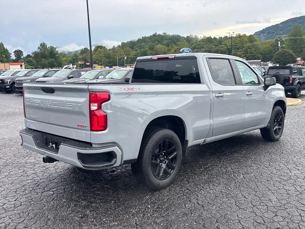 Used 2025 Gray Chevrolet RST image 8