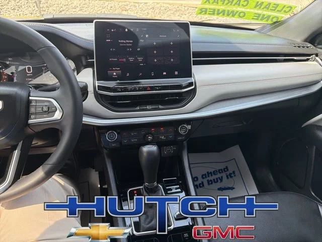 Used 2025 Silver Jeep Limited 4x4 image 32