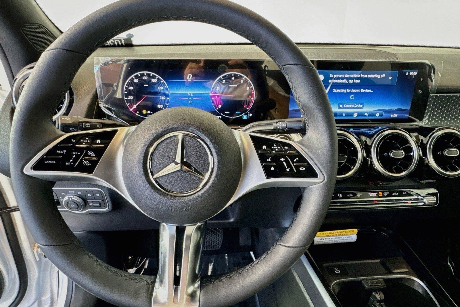 New 2026 Polar White Mercedes-Benz GLB 250 image 11