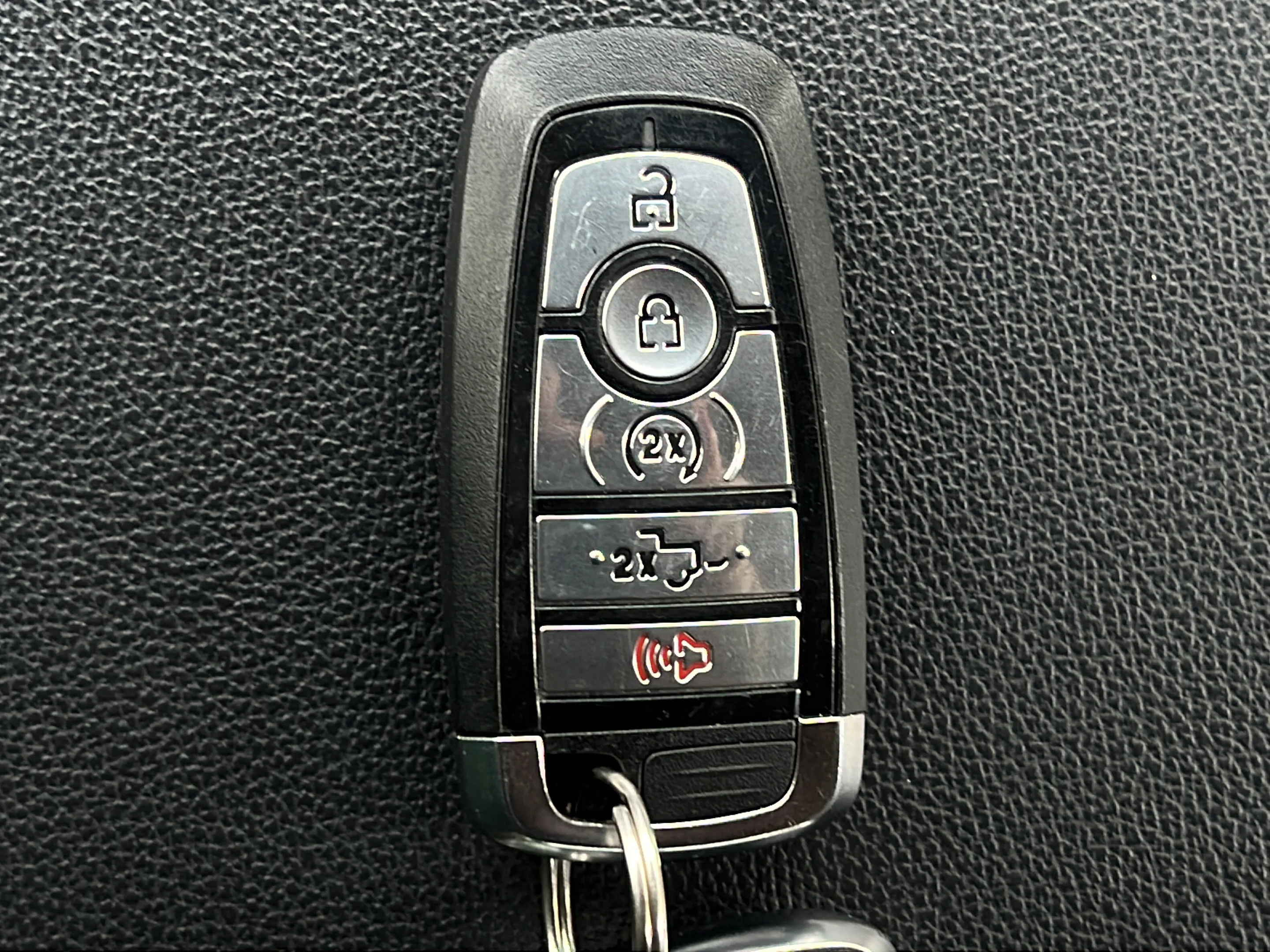Used 2024 Agate Black Metallic Ford XLT image 9