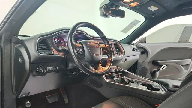 Used 2019 Black Dodge SXT image 16