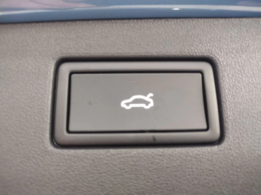 New 2026 Blue Volkswagen 2.0T SE image 18