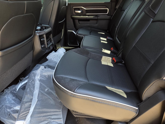 New 2027 Diamond Black Crystal Pearl-Coat Exterior Paint RAM Laramie image 21
