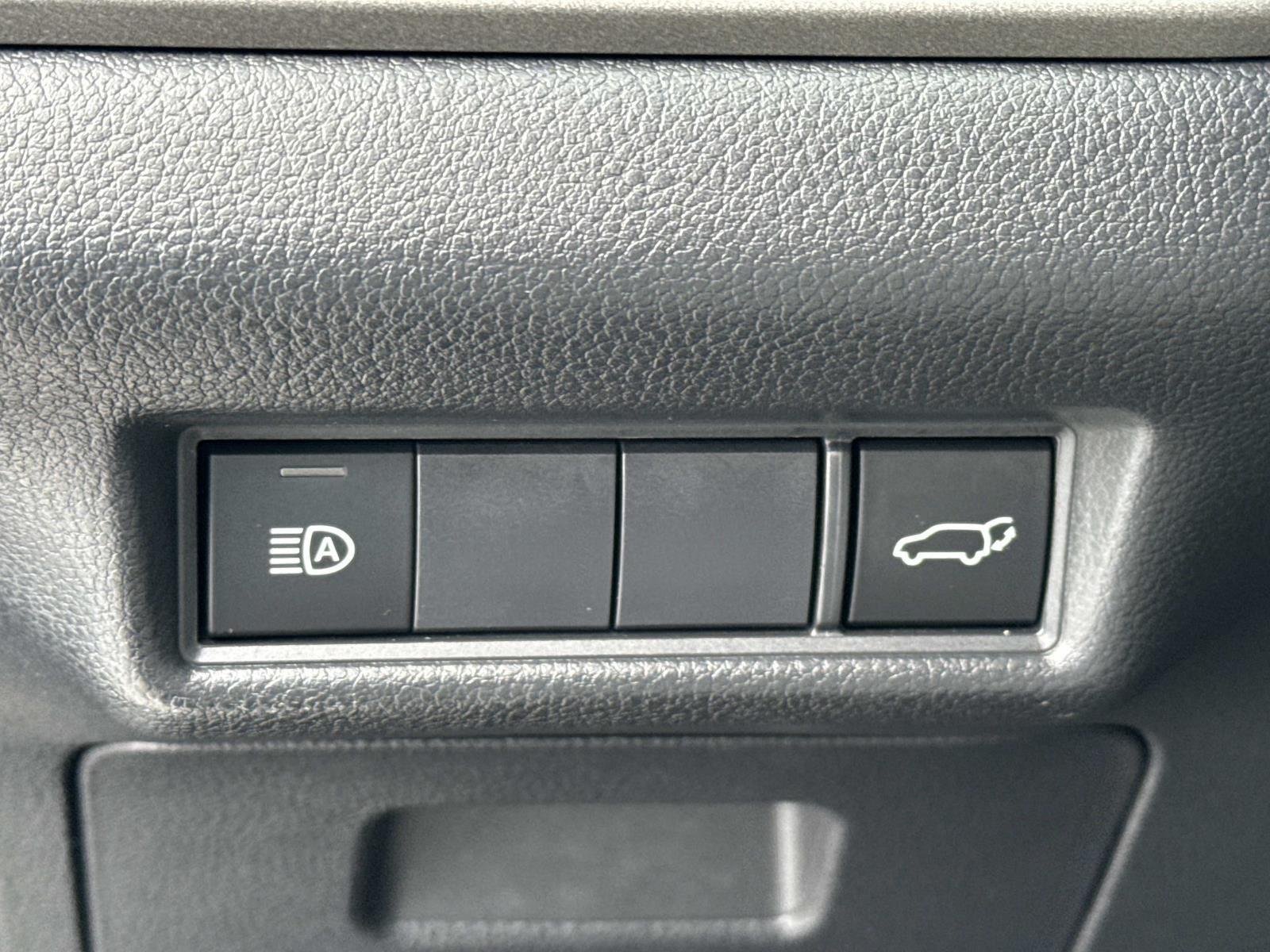 Used 2025 Midnight Black Metallic Toyota XLE image 21