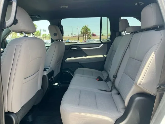 Used 2025 Summit White GMC Elevation image 26