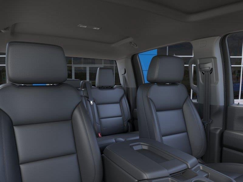 New 2026 Summit White Chevrolet WT image 24