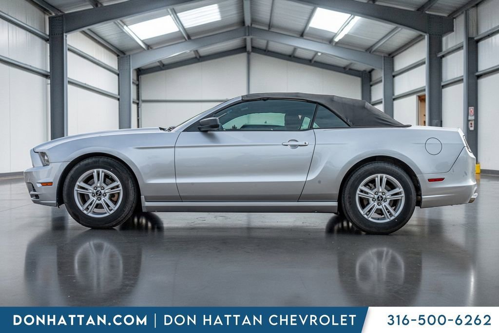Used 2013 Ford Mustang V6 with VIN 1ZVBP8EM9D5209726 for sale in Park City, KS