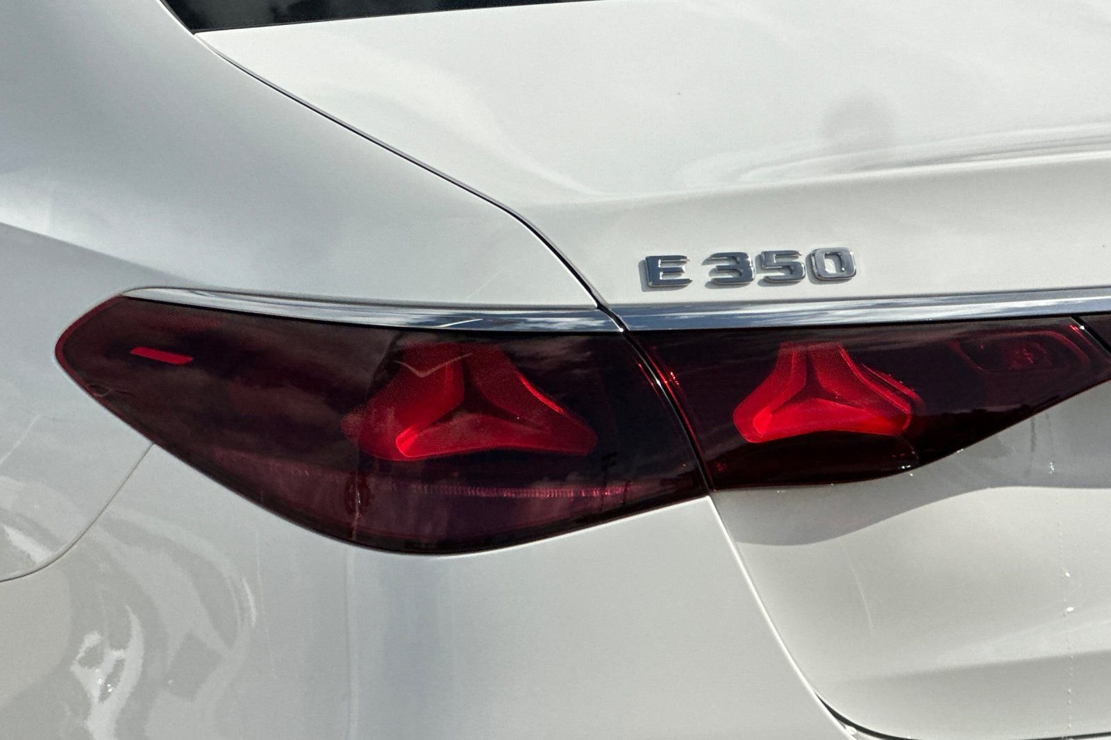 2026 Mercedes-Benz E-Class E350 - Photo 14