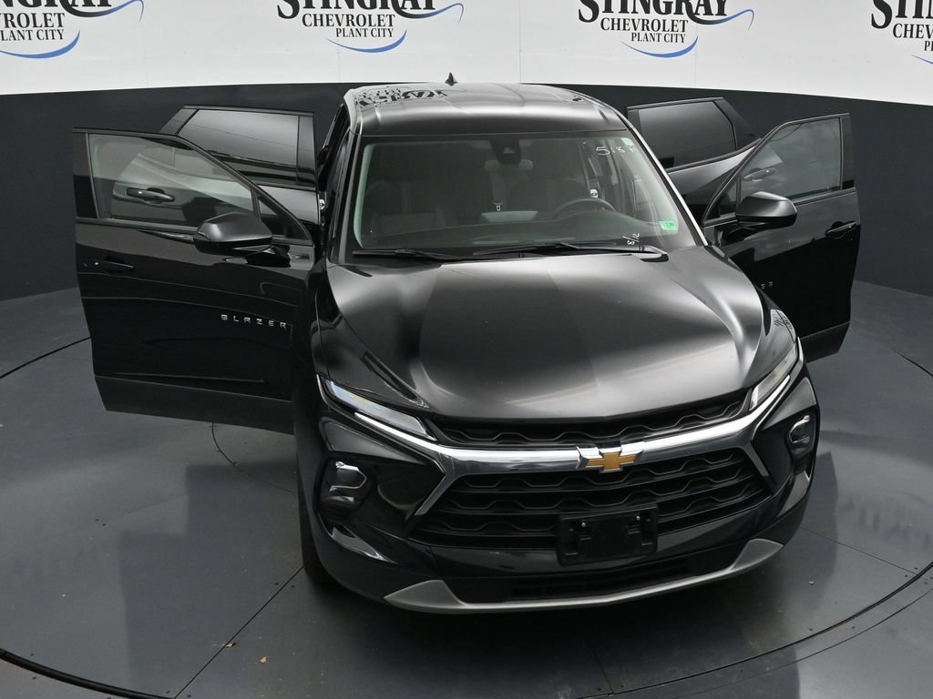 Used 2025 Black Chevrolet 2LT image 34