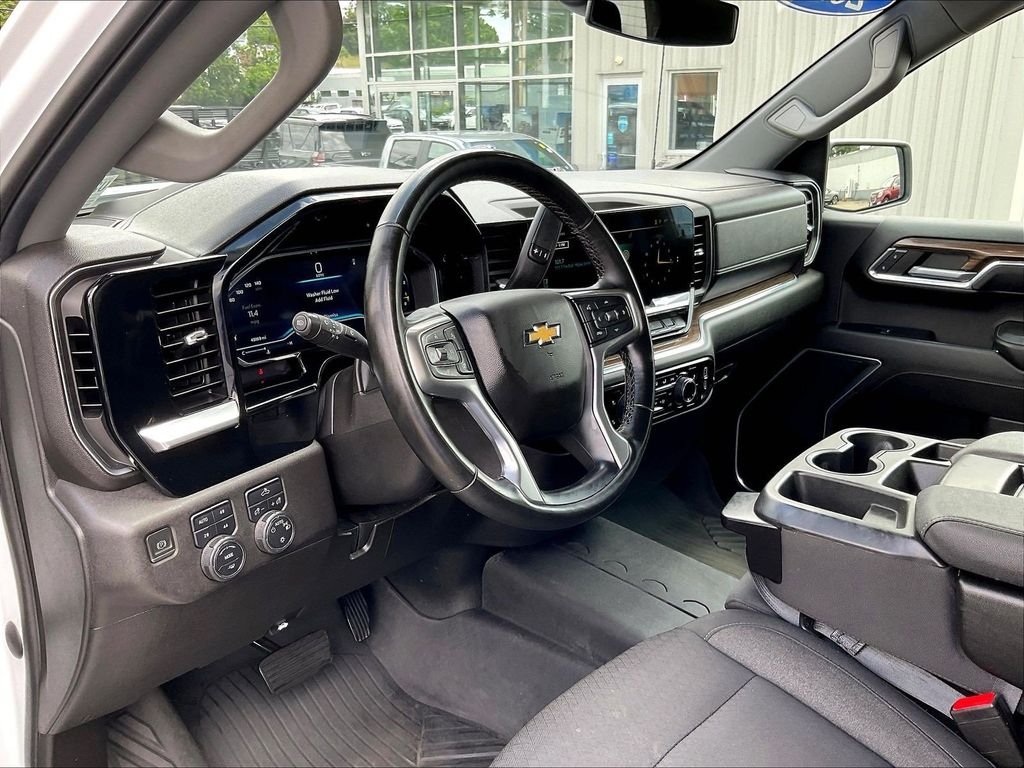 Used 2023 White Chevrolet LT image 8