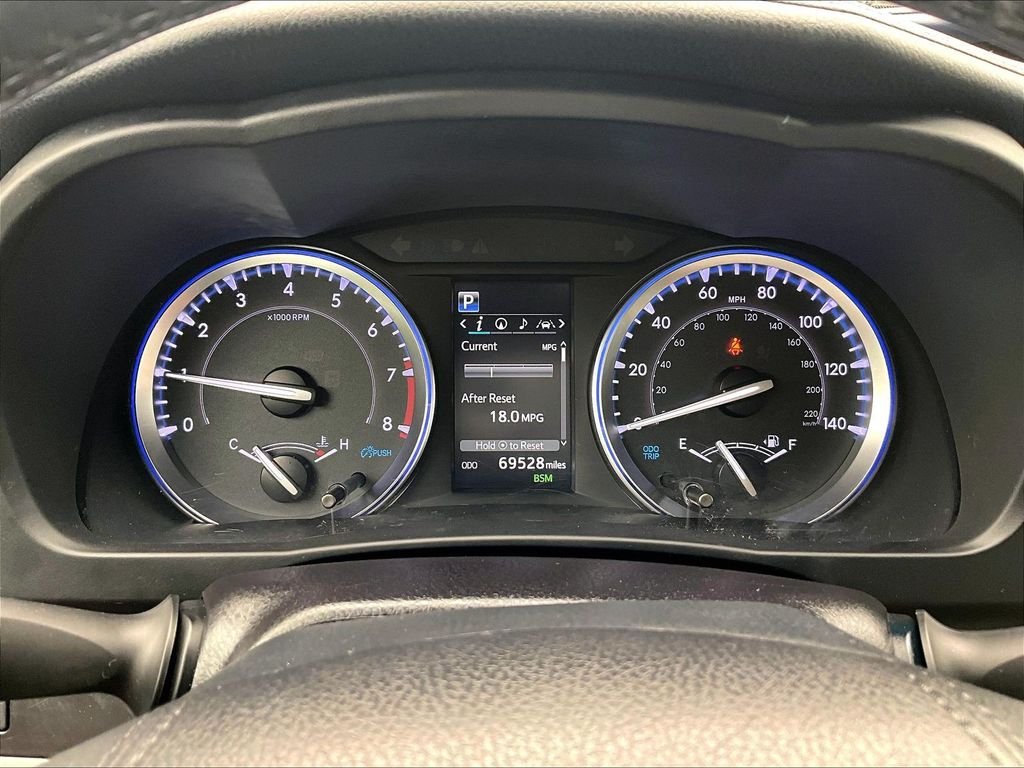 Used 2019 White Toyota XLE image 26