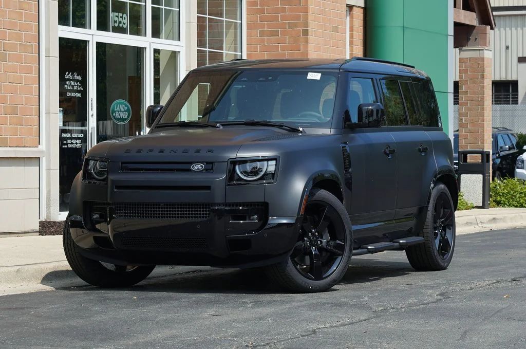 New 2026 Santorini Black Land Rover X-Dynamic SE image 1