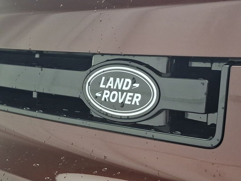 New 2026 Sedona Red Land Rover S image 21