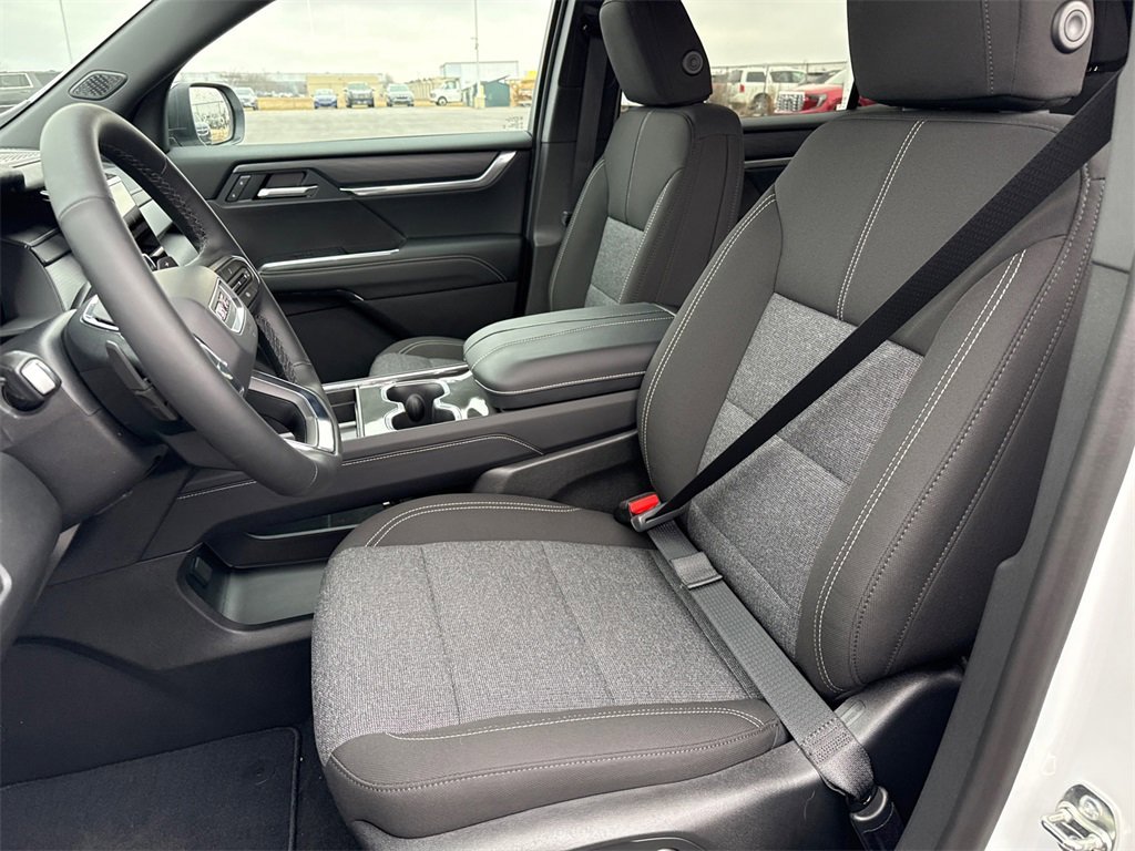 2026 GMC ACADIA - Image 15