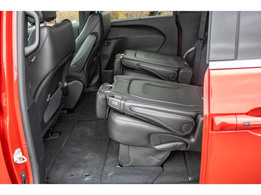 New 2026 Red Hot Pearlcoat Chrysler LX image 36