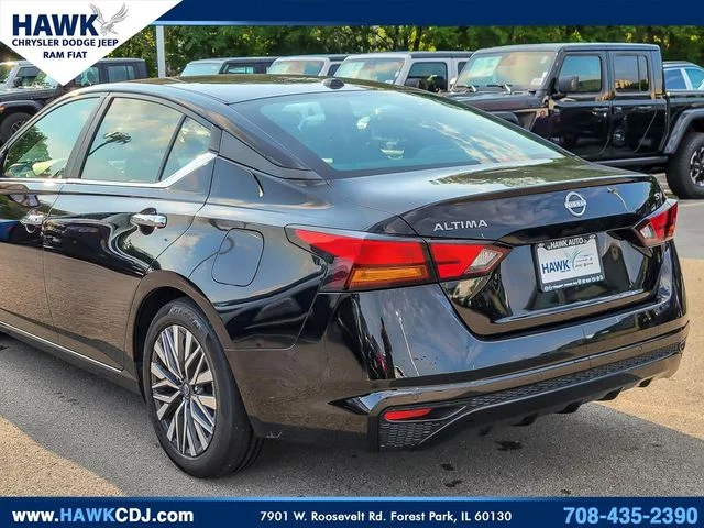 Used 2024 Black Nissan 2.5 SV image 6