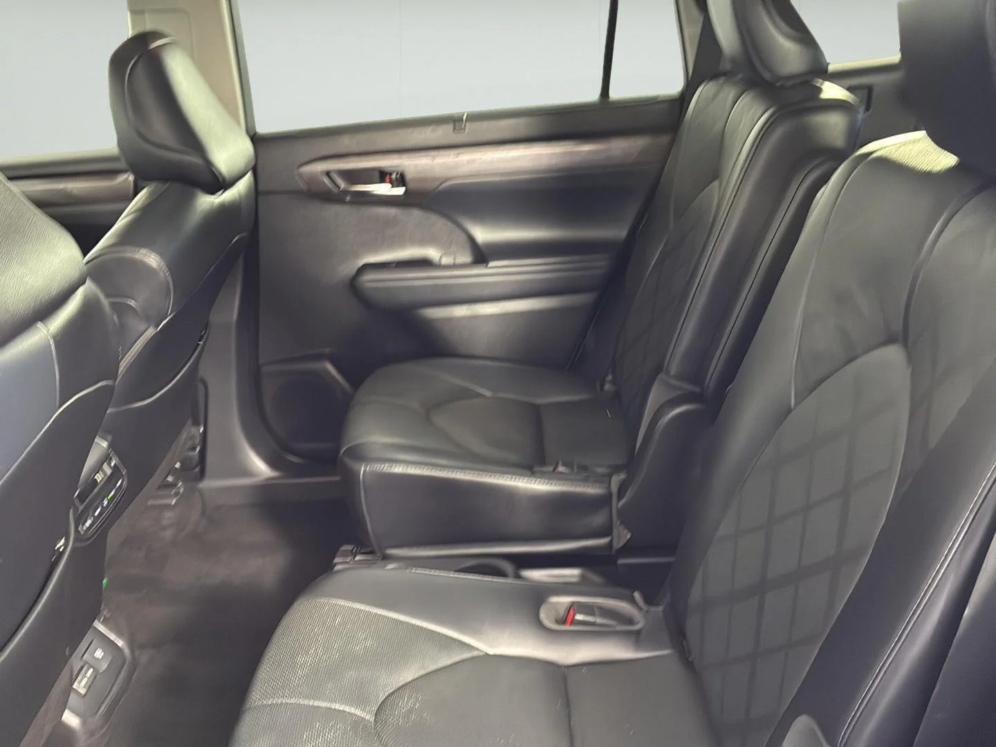 Used 2022 Celestial Silver Metallic Toyota Platinum image 22