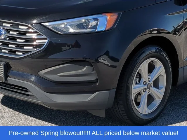 Used 2020 Black Ford SE image 17