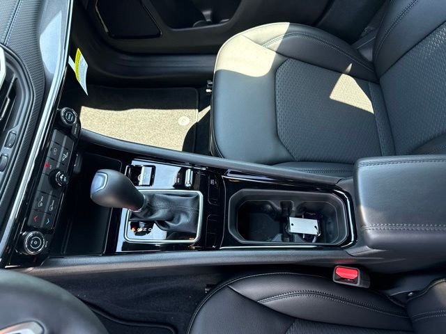 New 2026 Hydro Blue Pearlcoat Jeep Latitude image 14