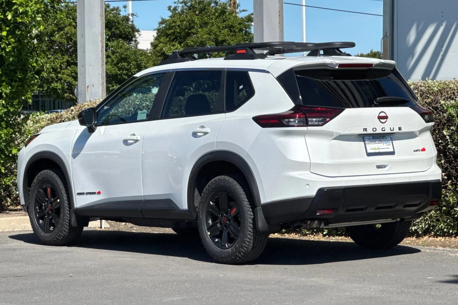 New 2026 Everest White Pearl TriCoat Nissan Rock Creek® image 6