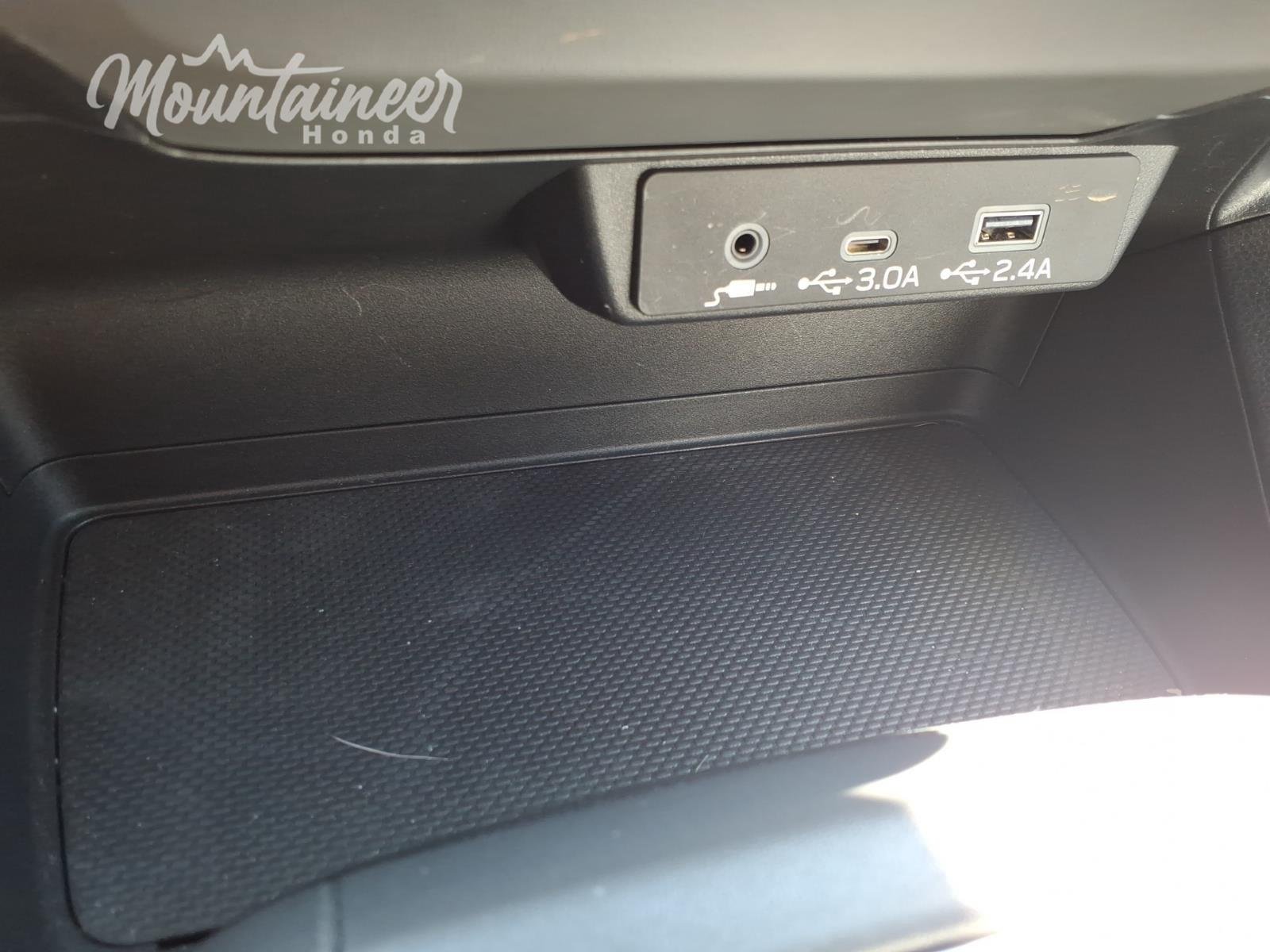 Used 2025 Sapphire Blue Pearl Subaru Premium image 39