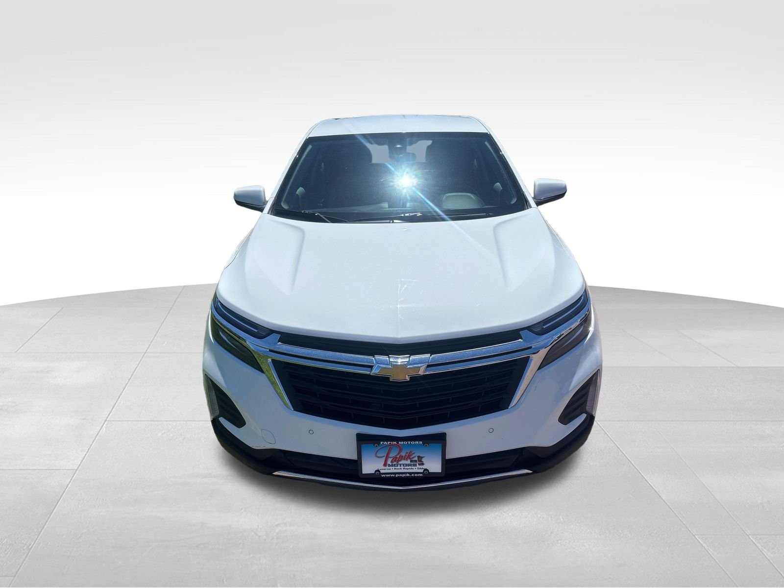 Used 2022 Summit White Chevrolet LT image 4