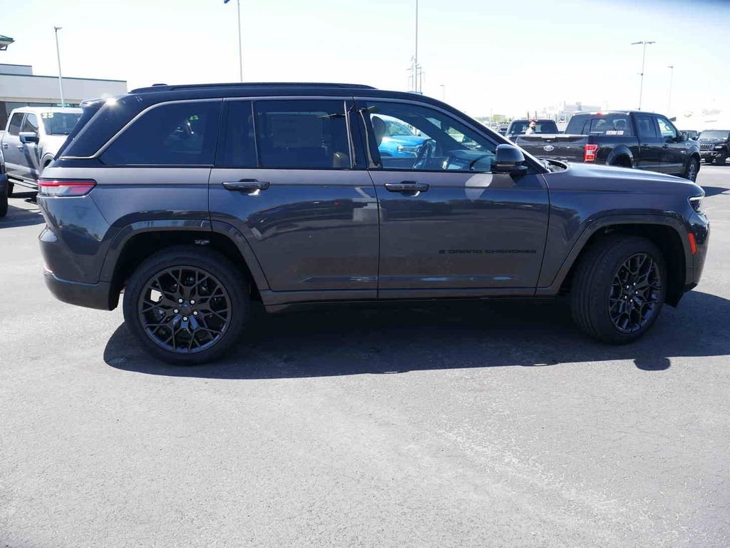 New 2026 Baltic Gray Metallic Clear-Coat Exterior Paint Jeep Summit image 20