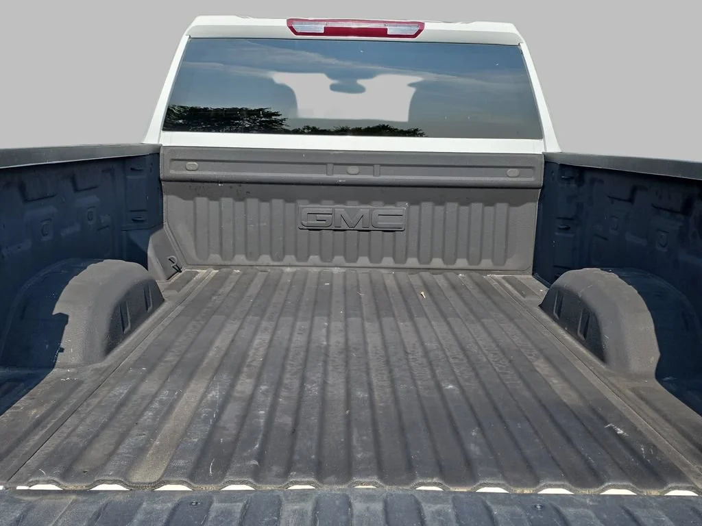Used 2023 SUMMIT WHITE GMC SLE image 13