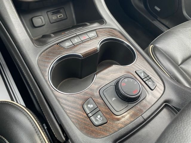 Used 2021 Cayenne Red GMC Denali image 21