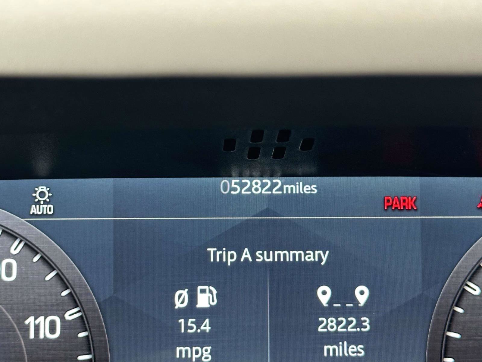 Used 2022  Land Rover SE image 27