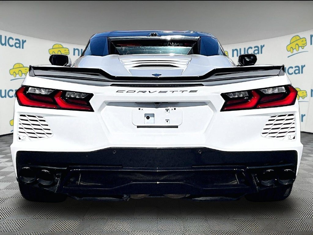 Used 2022 White Chevrolet Stingray image 5