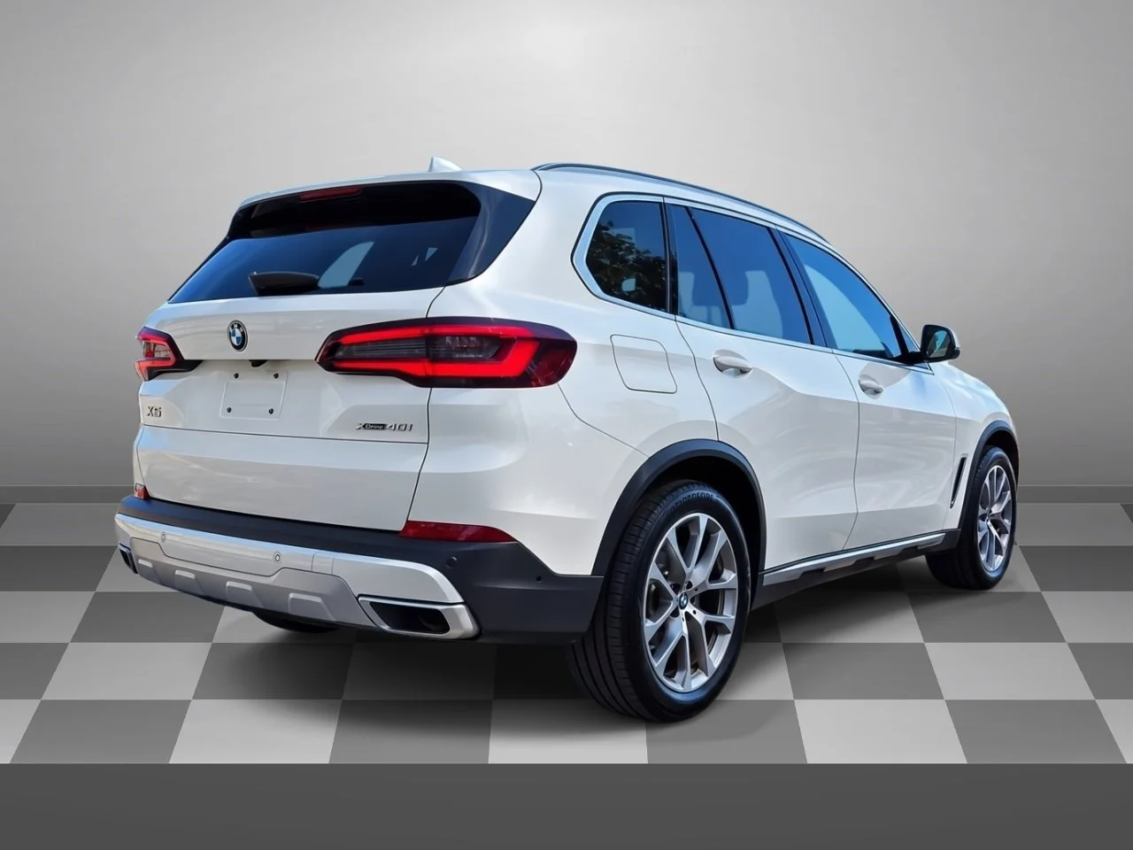 Used 2022 Mineral White Metallic BMW xDrive40i image 5