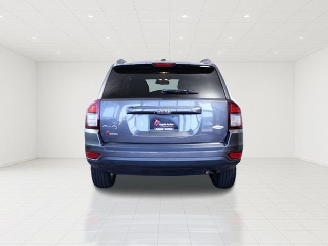 Used 2015 Gray Jeep Latitude image 5