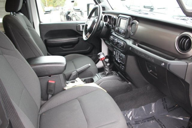 Used 2020 White Jeep Sport S image 30