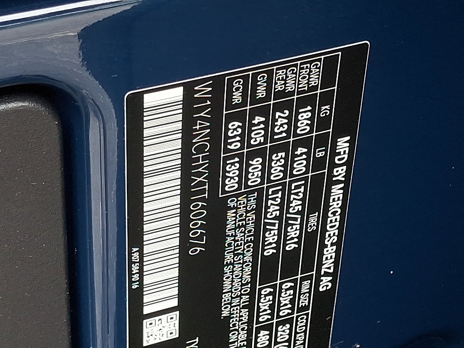 Used 2026 Steel Blue Mercedes-Benz High Roof 4-Cyl Diesel HO image 27