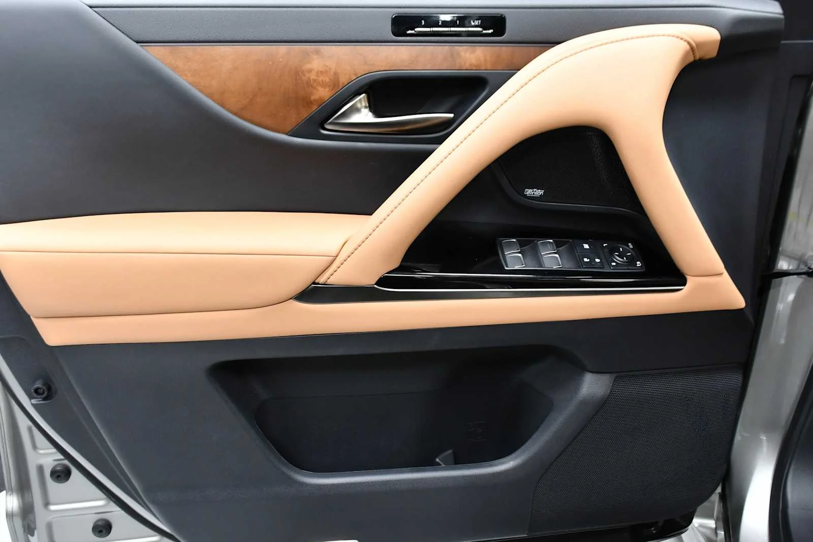 Used 2025 Atomic Silver Lexus Luxury image 13