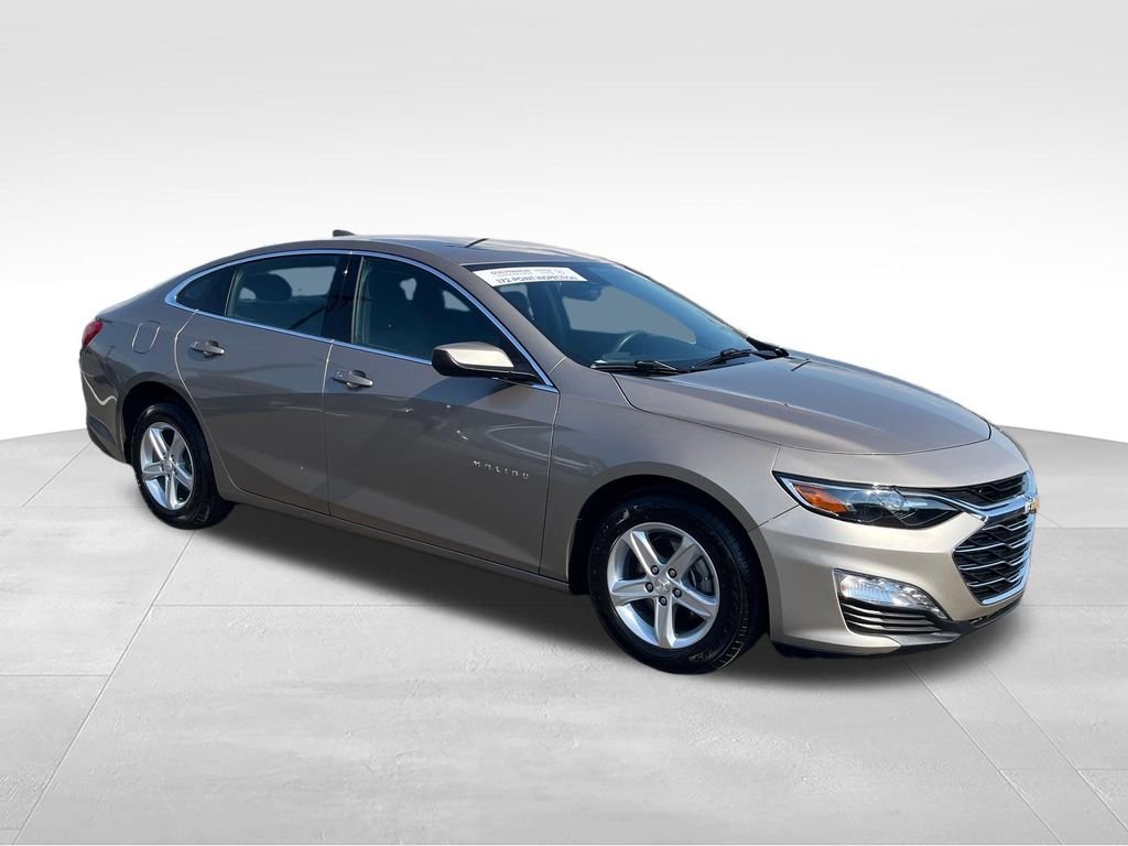 Used 2025 Gray Chevrolet LT image 7