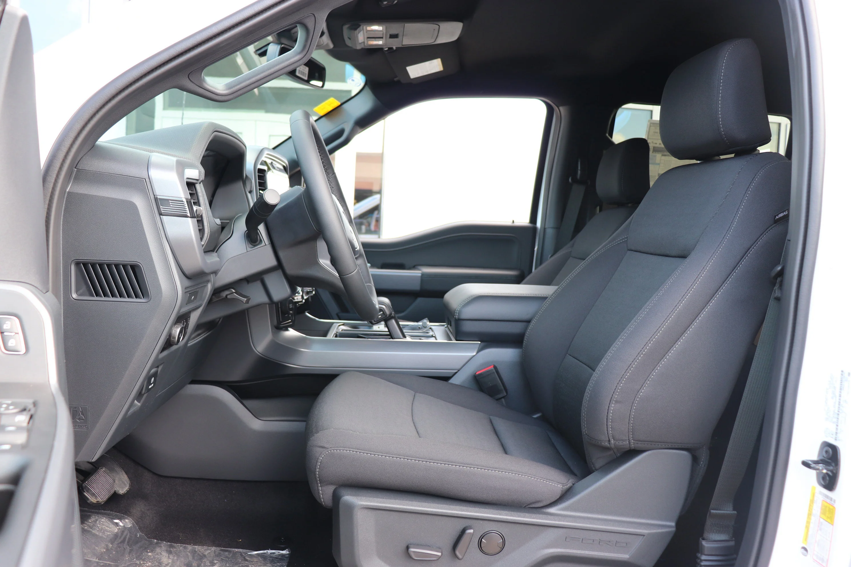 New 2026 OXFORD WHITE Ford XLT image 10