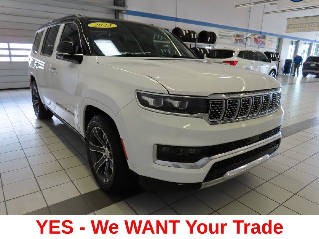 Used 2023 Bright White Clearcoat Jeep Base image 18
