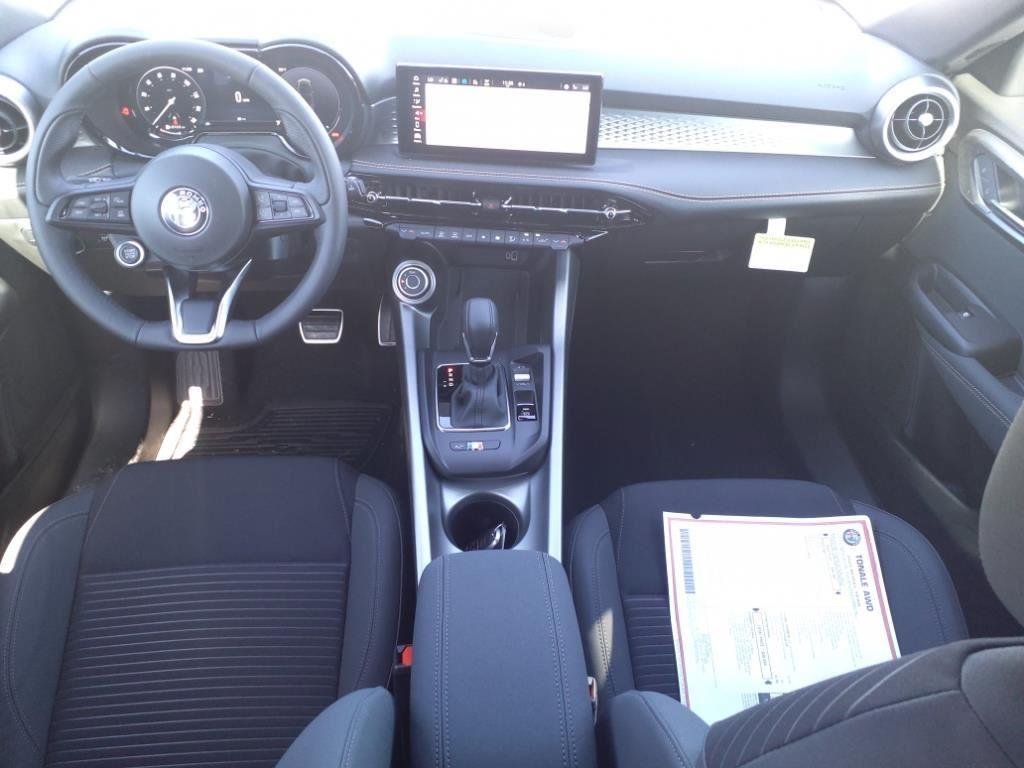 New 2025 Milano White Exterior Paint Alfa Romeo  image 25