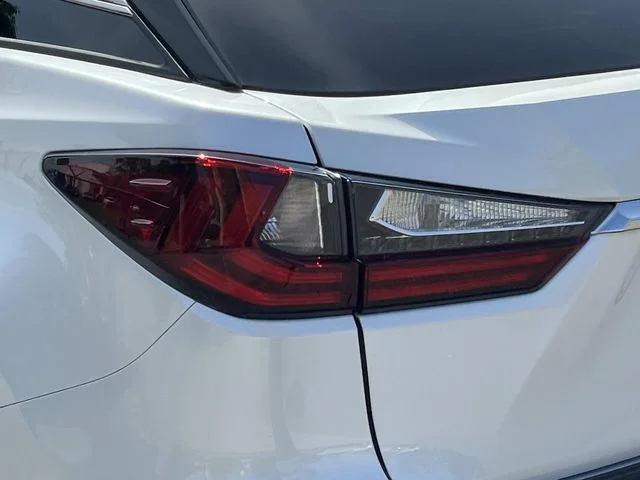 Used 2022 White Lexus 350 image 10